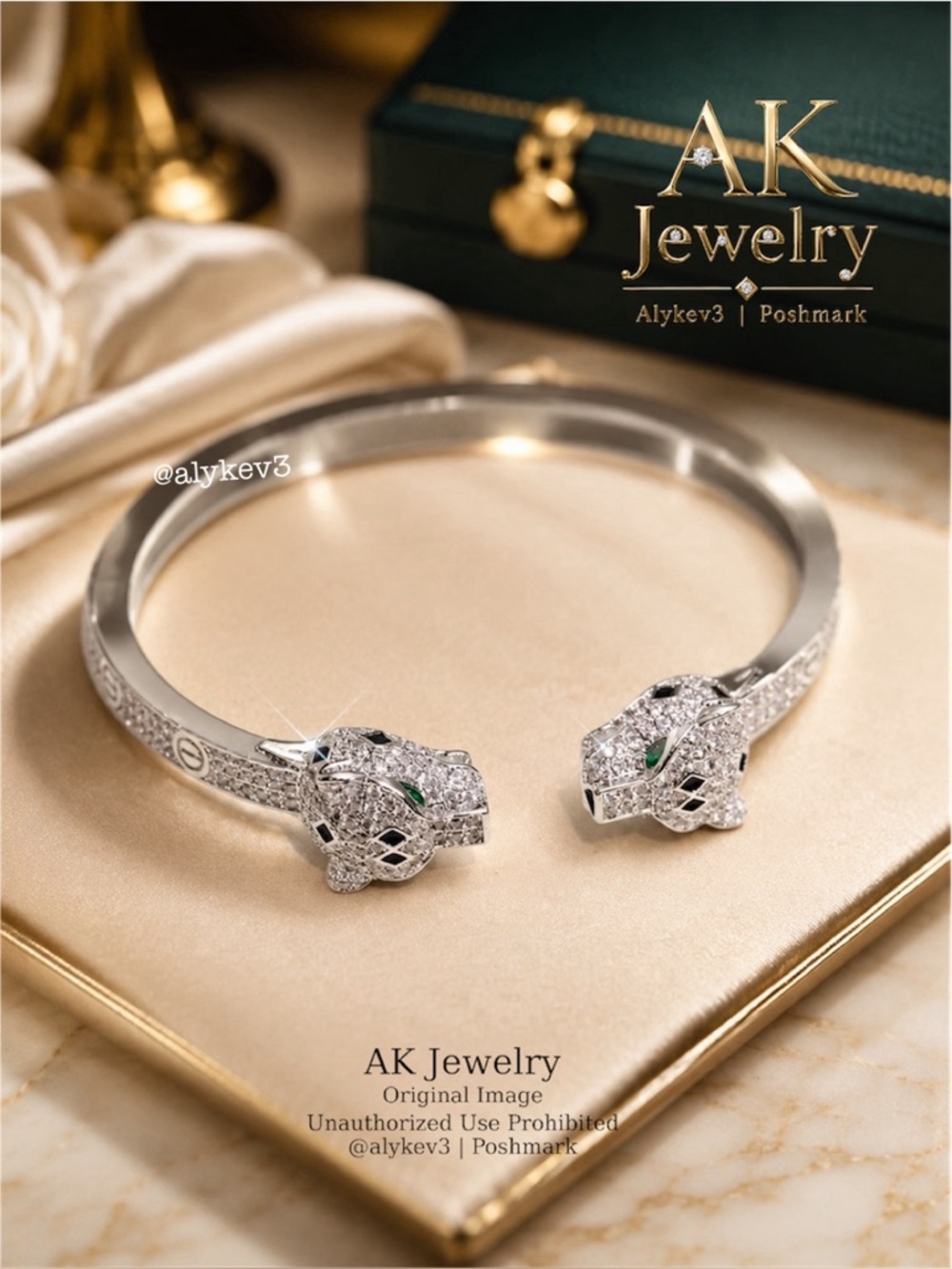 💎LUXURY Panther Bracelet, Beautiful Diamonds, Emerald Green Eyes 18k Gold Plate